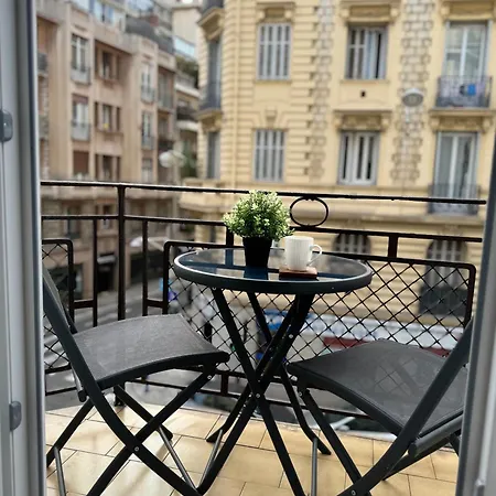 Sunshine Getaway - Stylish In The Heart Of Appartement