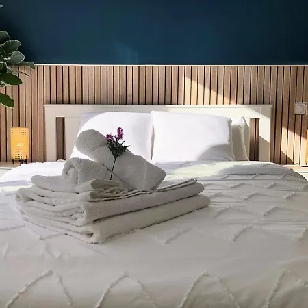 Sunshine Getaway - Stylish In The Heart Of Appartement