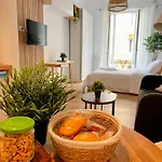 Sunshine Getaway - Stylish In The Heart Of Apartmán Nice