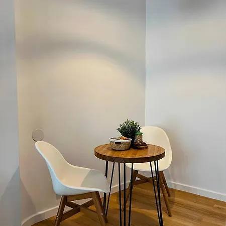 Sunshine Getaway - Stylish In The Heart Of