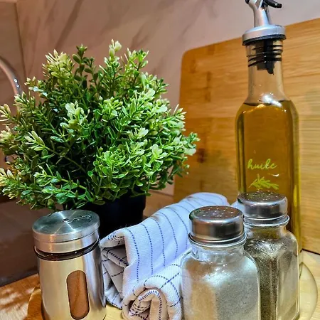 Sunshine Getaway - Stylish In The Heart Of Apartamento *