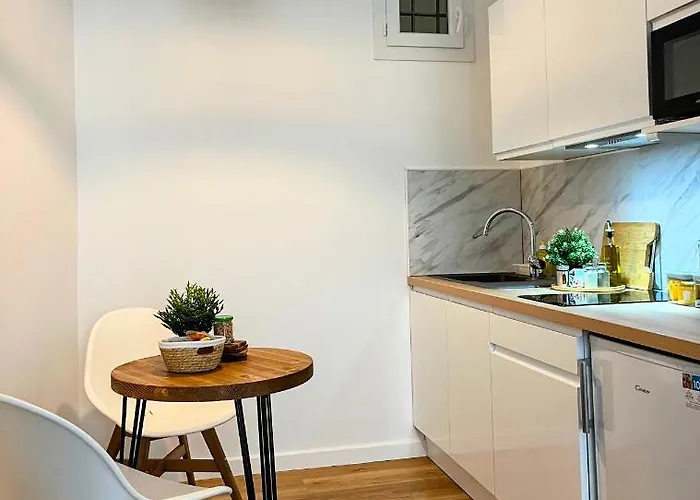 Sunshine Getaway - Stylish In The Heart Of 尼斯